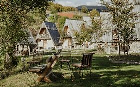 Eco Village Nevidio